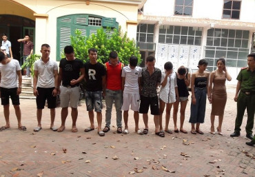 Hưng Yên: Bắt quả tang 24 nam, nữ phê ma túy đang ‘bay lắc’ trong quán karaoke